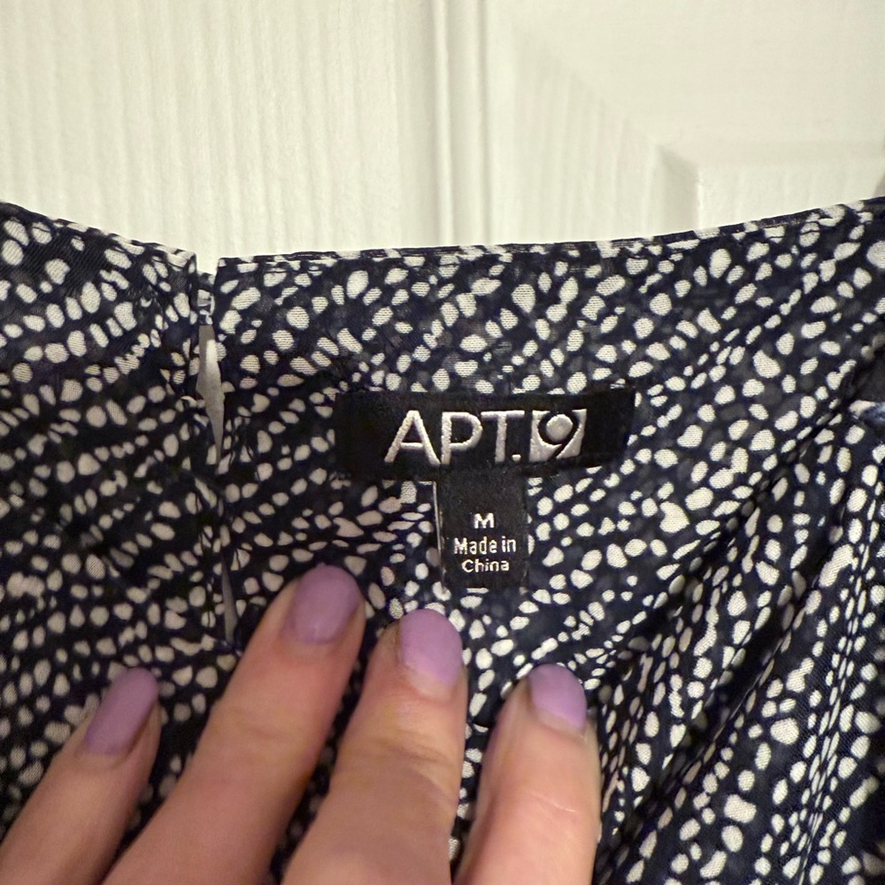 *Apt. 9 Blue and White Floral Blouson Top - Size Medium - Picture 6 of 7